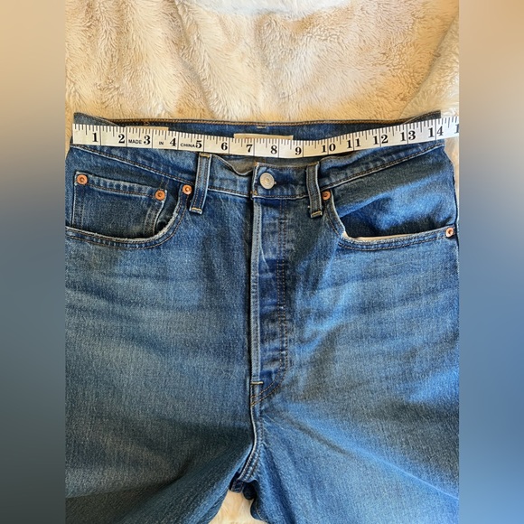 EUC Levi’s Ribcage Straight 30 x 27 13” rise - Picture 6 of 8